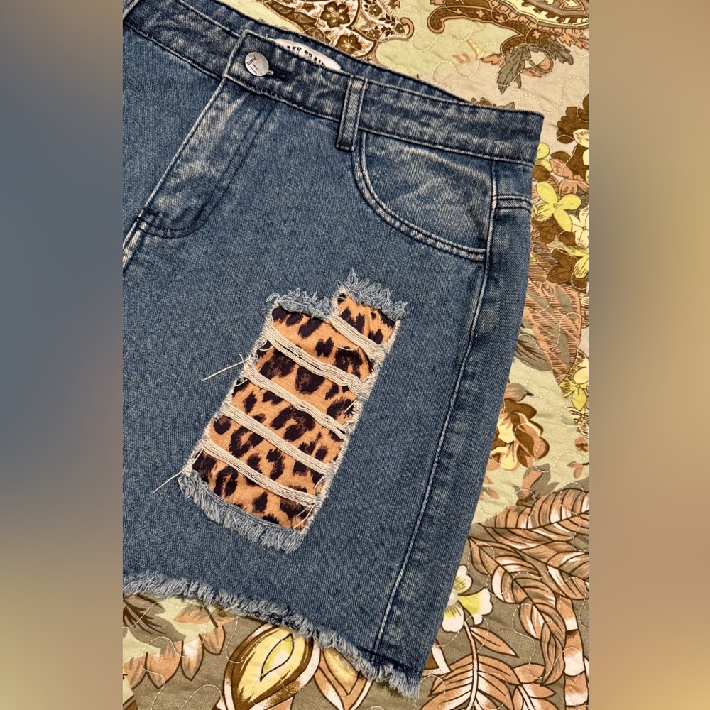 Crazy Train Medium Denim Leopard 🐆 Women's Mini Skirt Cheetah